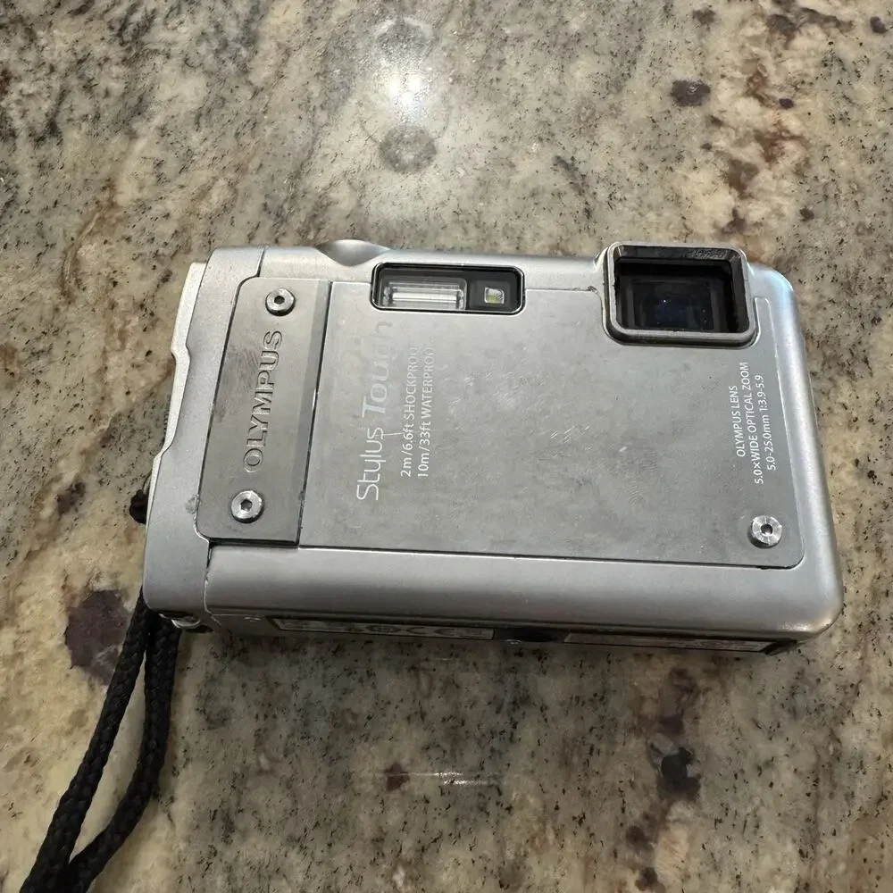 Olympus Stylus Tough TG-830 Shockproof Waterproof GPS 16MP Digital Camera FLAWS